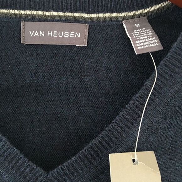 Van Heusen NWT Blue V Neck Sweater | Size Medium - Picture 2 of 6